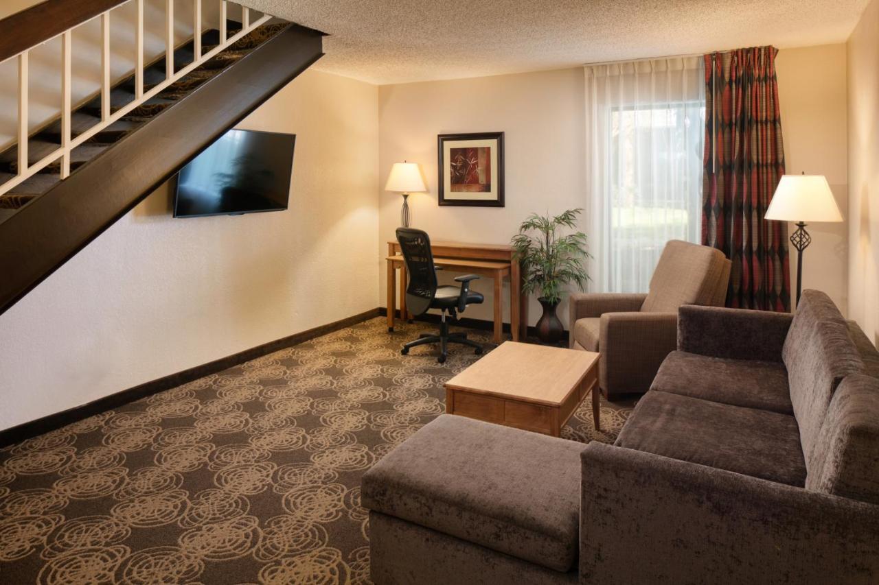 Red Lion Hotel Houston Intercontinental Airport Экстерьер фото